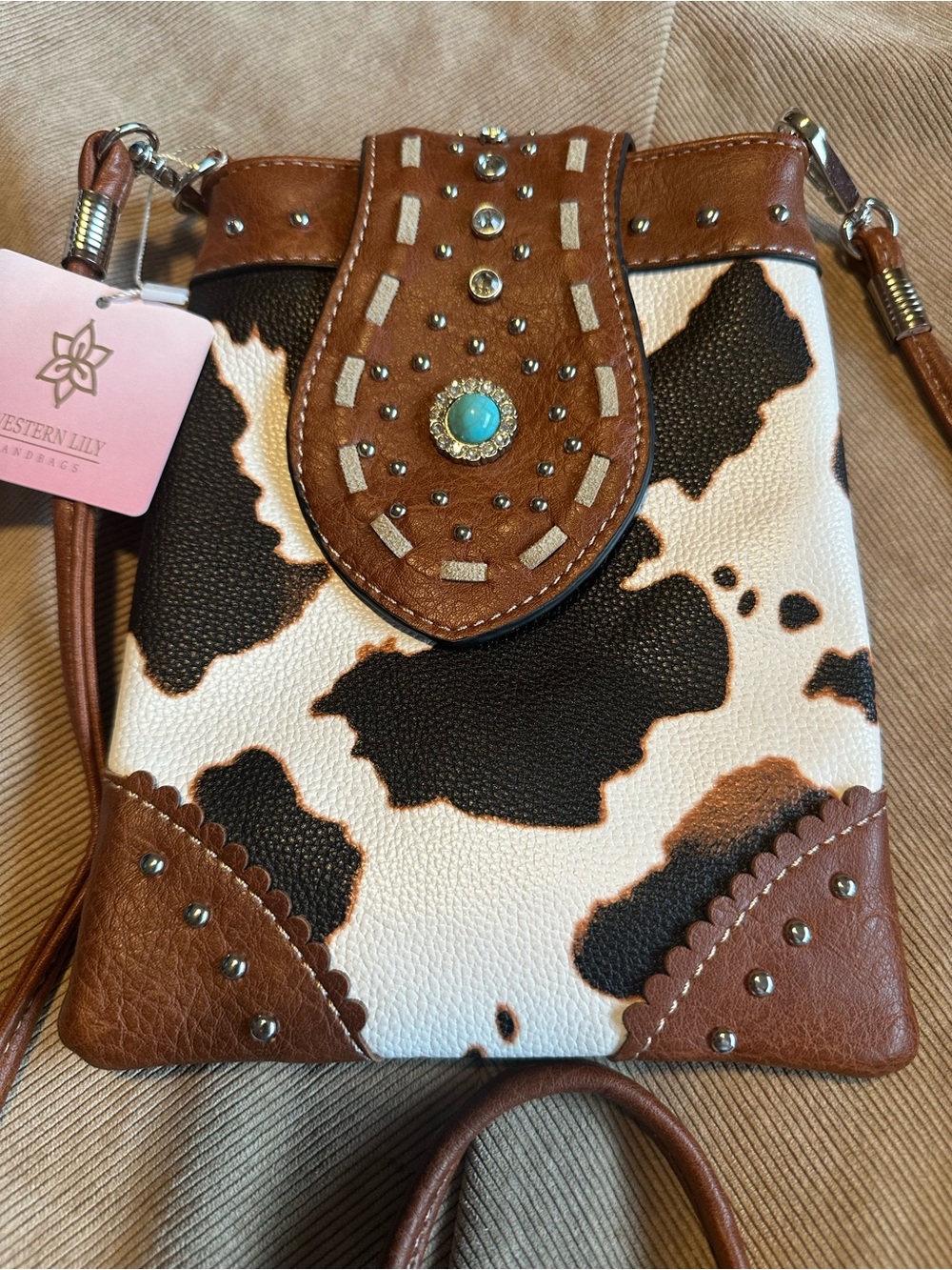 👜 NWT Western Lily Cow Print Crossbody Phone Bag Wallet - Picture 2 of 7